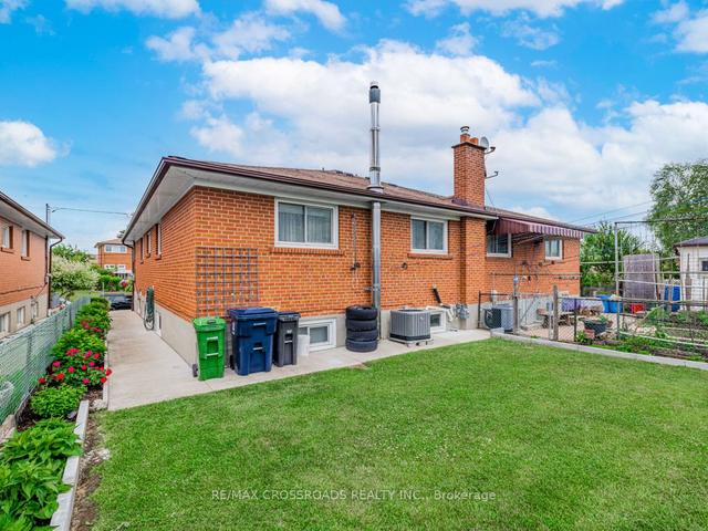 141 Ardwick Blvd, House semidetached with 3 bedrooms, 4 bathrooms and 3 parking in Toronto ON | Image 27