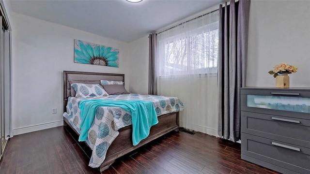7328 Manion Rd, House detached with 3 bedrooms, 2 bathrooms and 5 parking in Mississauga ON | Image 13