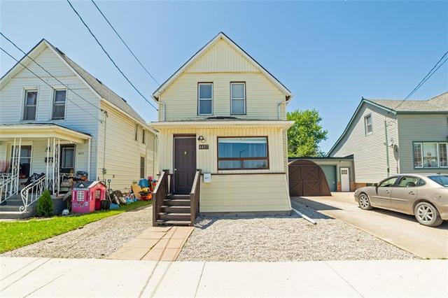 4471 First Avenue, House detached with 3 bedrooms, 2 bathrooms and null parking in Niagara Falls ON | Image 1