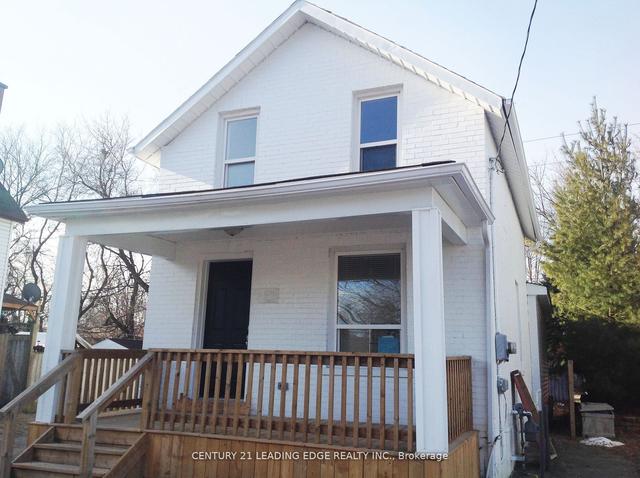 230 Court St, House detached with 1 bedrooms, 1 bathrooms and 1 parking in Oshawa ON | Image 1