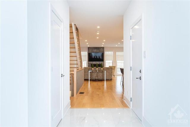 403 Berkley Avenue, Home with 3 bedrooms, 4 bathrooms and 3 parking in Ottawa ON | Image 12
