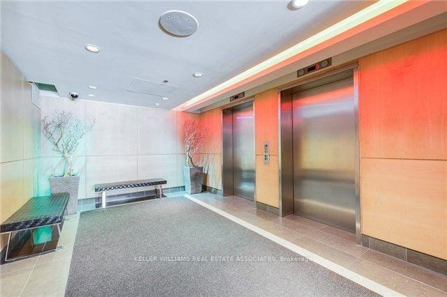 1804 - 220 Victoria St, Condo with 2 bedrooms, 2 bathrooms and 0 parking in Toronto ON | Image 1