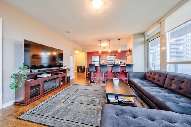 1202 - 15 Legion Rd, Condo with 2 bedrooms, 1 bathrooms and 1 parking in Toronto ON | Image 2
