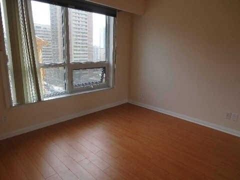 02 - 35 Hayden St, Condo with 1 bedrooms, 1 bathrooms and null parking in Toronto ON | Image 5