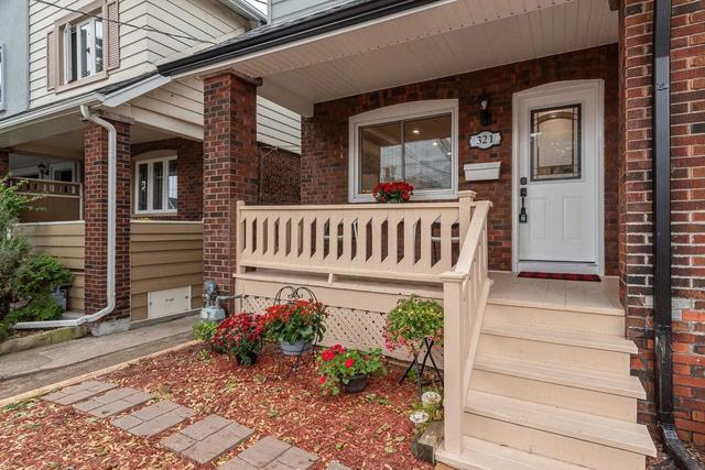 321 Monarch Park Ave, House semidetached with 3 bedrooms, 3 bathrooms and 0 parking in Toronto ON | Image 23