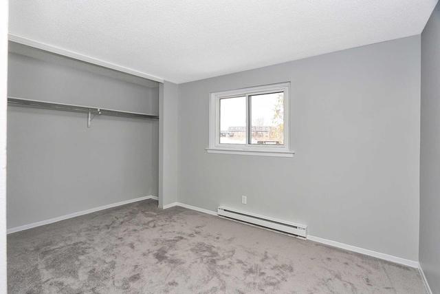 118 - 120 Nonquon Rd, Townhouse with 3 bedrooms, 2 bathrooms and 1 parking in Oshawa ON | Image 10