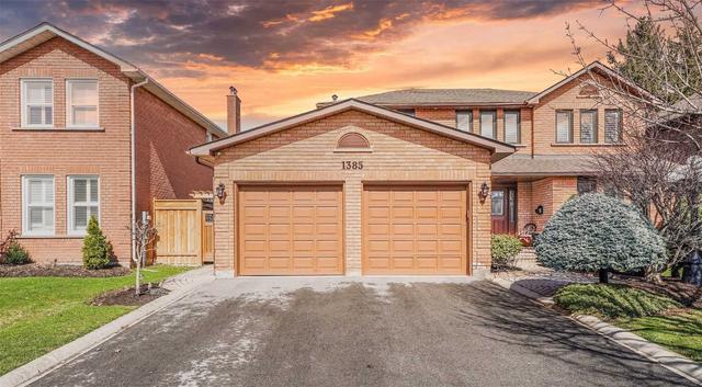 1385 Peartree Circ, House detached with 4 bedrooms, 3 bathrooms and 6 parking in Oakville ON | Image 1