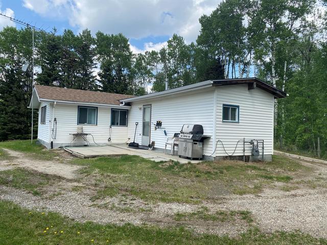 403049 Rge Rd 8 4, House detached with 2 bedrooms, 1 bathrooms and null parking in Clearwater County AB | Image 1