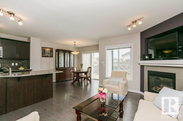 1035 177 St Sw, House semidetached with 4 bedrooms, 3 bathrooms and null parking in Edmonton AB | Image 4