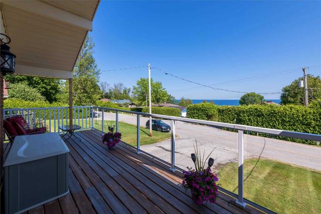 2232 Lakeshore Rd E, House detached with 3 bedrooms, 3 bathrooms and 5 parking in Oro Medonte ON | Image 4