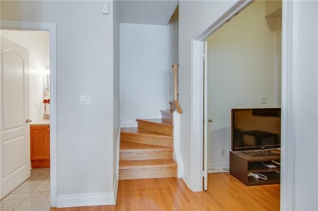 th17 - 2 Rean Dr, Townhouse with 3 bedrooms, 3 bathrooms and 2 parking in Toronto ON | Image 3