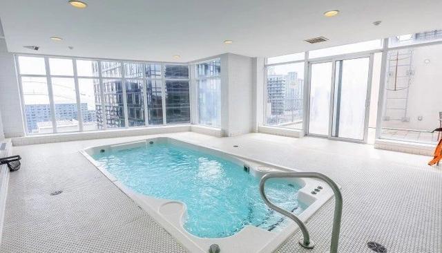 941 - 250 Wellington St W, Condo with 1 bedrooms, 1 bathrooms and 1 parking in Toronto ON | Image 3