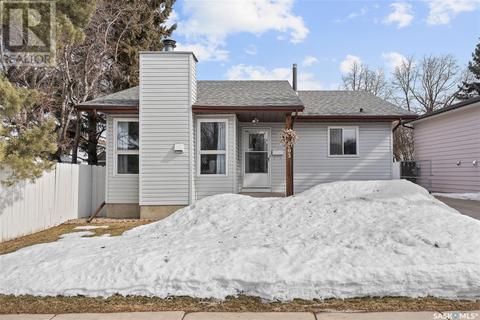 203 Delaronde Lane, House detached with 3 bedrooms, 2 bathrooms and null parking in Saskatoon SK | Card Image