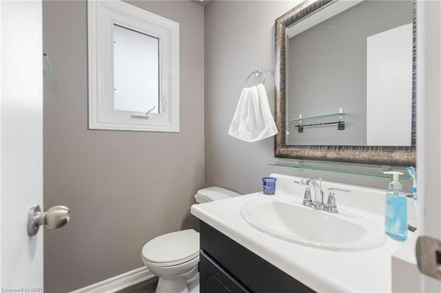 6590 Kuhn Crescent, House semidetached with 3 bedrooms, 1 bathrooms and 2 parking in Niagara Falls ON | Image 7
