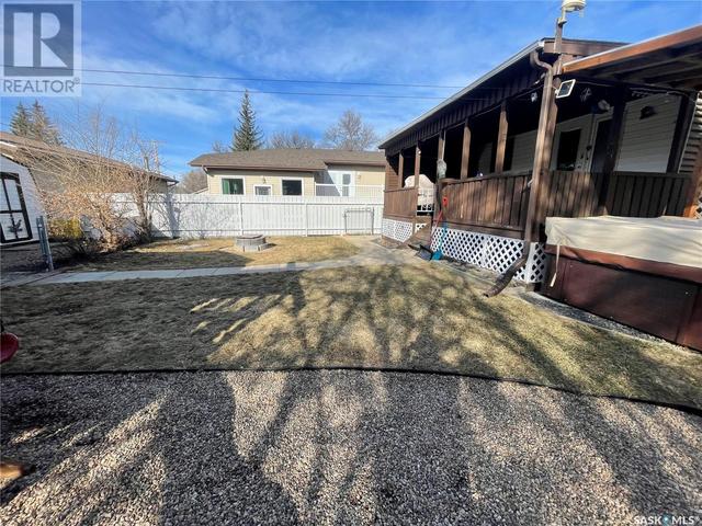 203 5th Avenue, House detached with 4 bedrooms, 2 bathrooms and null parking in Maple Creek SK | Image 4