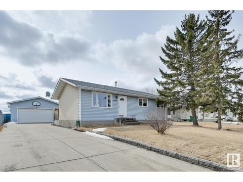 4907 57 Av, House detached with 3 bedrooms, 1 bathrooms and null parking in Lamont AB | Card Image