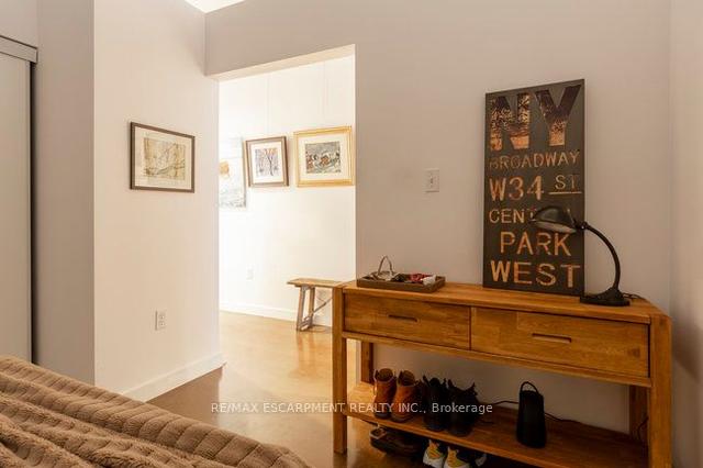 413 - 66 Bay St S, Condo with 1 bedrooms, 1 bathrooms and 1 parking in Hamilton ON | Image 11