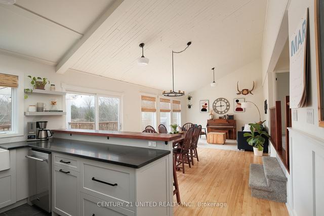 195 Northeys Bay Rd, House detached with 3 bedrooms, 2 bathrooms and 12 parking in North Kawartha ON | Image 3