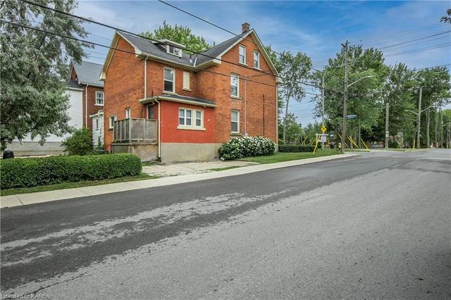 71 Mack Street, House semidetached with 6 bedrooms, 2 bathrooms and 1 parking in Kingston ON | Image 42