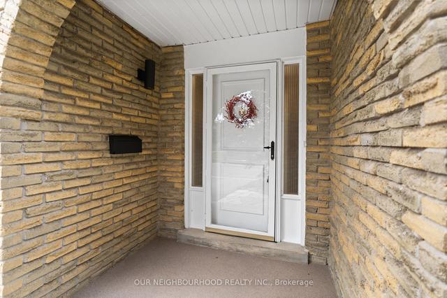 856 Sorrento Ave, House detached with 3 bedrooms, 2 bathrooms and 4 parking in Oshawa ON | Image 38