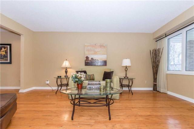 856 William Booth Cres, House detached with 4 bedrooms, 3 bathrooms and 6 parking in Oshawa ON | Image 5