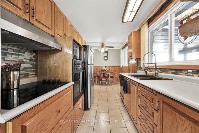 135 Nash Rd N, House detached with 3 bedrooms, 2 bathrooms and 5 parking in Hamilton ON | Image 6