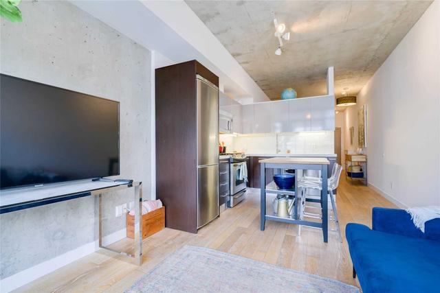 807 - 25 Stafford St, Condo with 1 bedrooms, 1 bathrooms and 0 parking in Toronto ON | Image 2