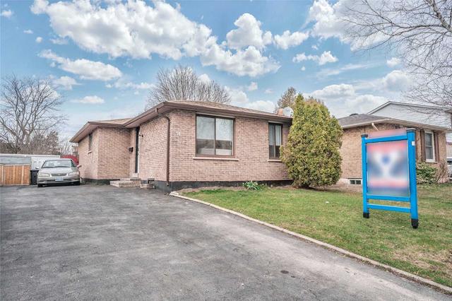 34 Dunsfold Dr, House detached with 3 bedrooms, 2 bathrooms and 3 parking in Toronto ON | Card Image