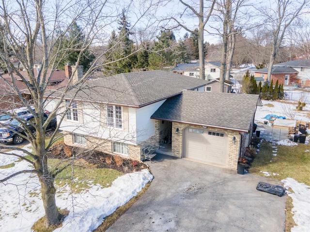 5 Spruceside Cres, House detached with 3 bedrooms, 2 bathrooms and 5 parking in Pelham ON | Image 1