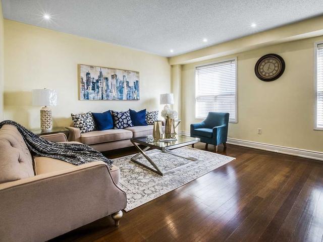 58 Dunlop Crt, House attached with 3 bedrooms, 3 bathrooms and 3 parking in Brampton ON | Image 9