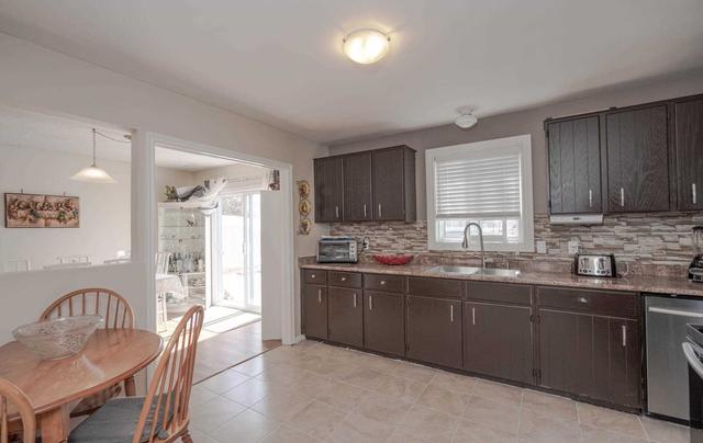 2584 Lawrence Ave, House detached with 3 bedrooms, 2 bathrooms and 8 parking in Innisfil ON | Image 5