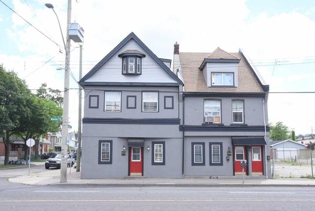 910 Barton St E, House detached with 6 bedrooms, 6 bathrooms and 0 parking in Hamilton ON | Image 1