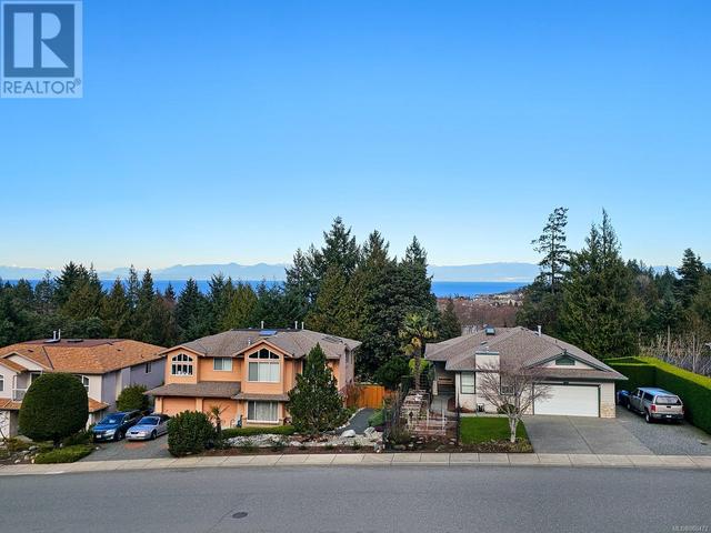5182 Dunn Pl, House detached with 3 bedrooms, 3 bathrooms and 2 parking in Nanaimo BC | Image 2