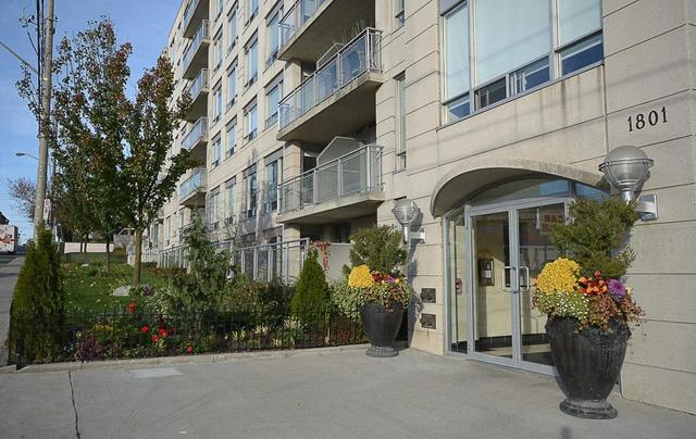 701 - 1801 Bayview Ave, Condo with 3 bedrooms, 2 bathrooms and 1 parking in Toronto ON | Image 1