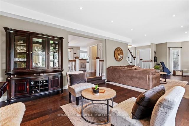 768 Old #8 Highway, House detached with 4 bedrooms, 3 bathrooms and 10 parking in Hamilton ON | Image 7