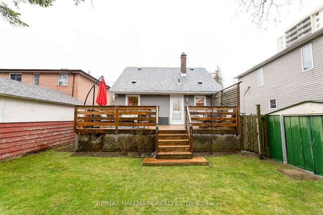 61 Dolphin Dr, House detached with 2 bedrooms, 2 bathrooms and 4 parking in Toronto ON | Image 25