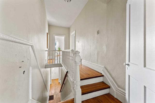 211 Shaw St, House semidetached with 3 bedrooms, 2 bathrooms and 2 parking in Toronto ON | Image 10