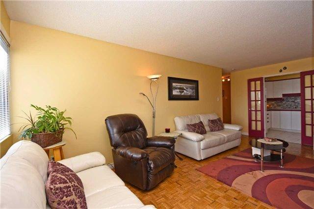 1003 - 1580 Mississauga Valley Blvd, Condo with 2 bedrooms, 1 bathrooms and 2 parking in Mississauga ON | Image 16