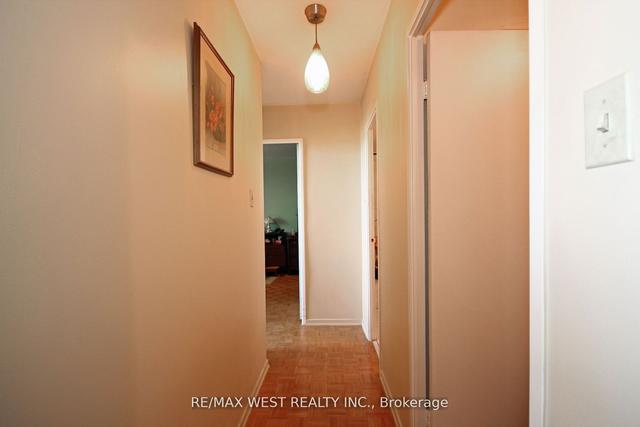1109 - 451 The West Mall, Condo with 2 bedrooms, 1 bathrooms and 1 parking in Toronto ON | Image 27
