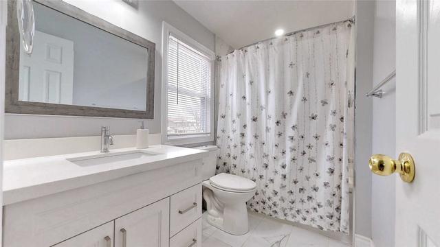 74 Deanscroft Sq, House detached with 3 bedrooms, 3 bathrooms and 3 parking in Toronto ON | Image 21
