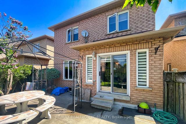 16 Thornton Cres, House detached with 3 bedrooms, 3 bathrooms and 6 parking in Vaughan ON | Image 25