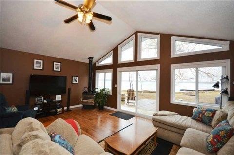 5690 Penetanguishene Rd, House detached with 2 bedrooms, 1 bathrooms and 2 parking in Springwater ON | Image 15