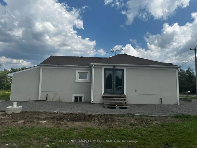 8395 Beaverdams Rd, House detached with 3 bedrooms, 1 bathrooms and 7 parking in Niagara Falls ON | Image 2