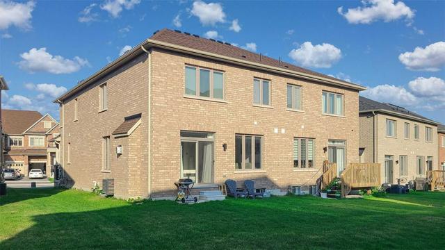 300 Silk Twist Dr W, House semidetached with 4 bedrooms, 3 bathrooms and 3 parking in East Gwillimbury ON | Image 28