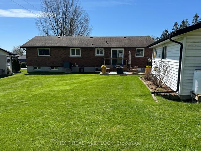 826 Stewart Dr, House detached with 3 bedrooms, 2 bathrooms and 11 parking in Peterborough ON | Image 32