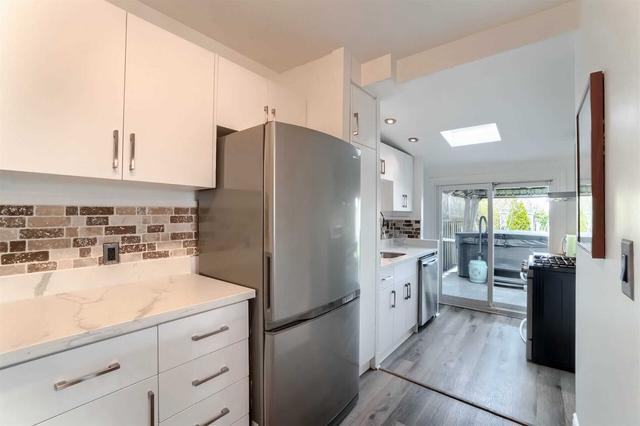 153 South Woodrow Blvd, House detached with 3 bedrooms, 2 bathrooms and 3 parking in Toronto ON | Image 6