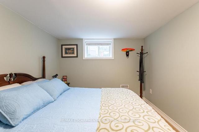 12 West 21st St, House detached with 3 bedrooms, 2 bathrooms and 6 parking in Hamilton ON | Image 18