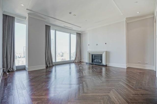 4102 - 183 Wellington St W, Condo with 2 bedrooms, 2 bathrooms and 1 parking in Toronto ON | Image 3