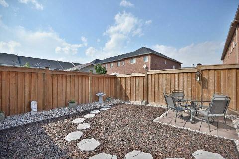 362 Hobbs Cres, House attached with 3 bedrooms, 3 bathrooms and 3 parking in Milton ON | Image 2