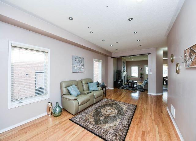 225 Valleyway Dr, House detached with 4 bedrooms, 5 bathrooms and 4 parking in Brampton ON | Image 3
